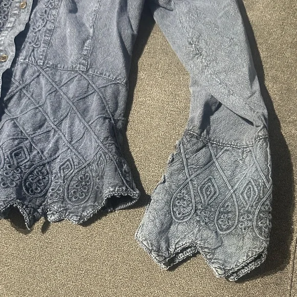 Large 100% Cotton Blue Denim Button-Up Shirt Boho tribal vibes super cute - Picture 10 of 17